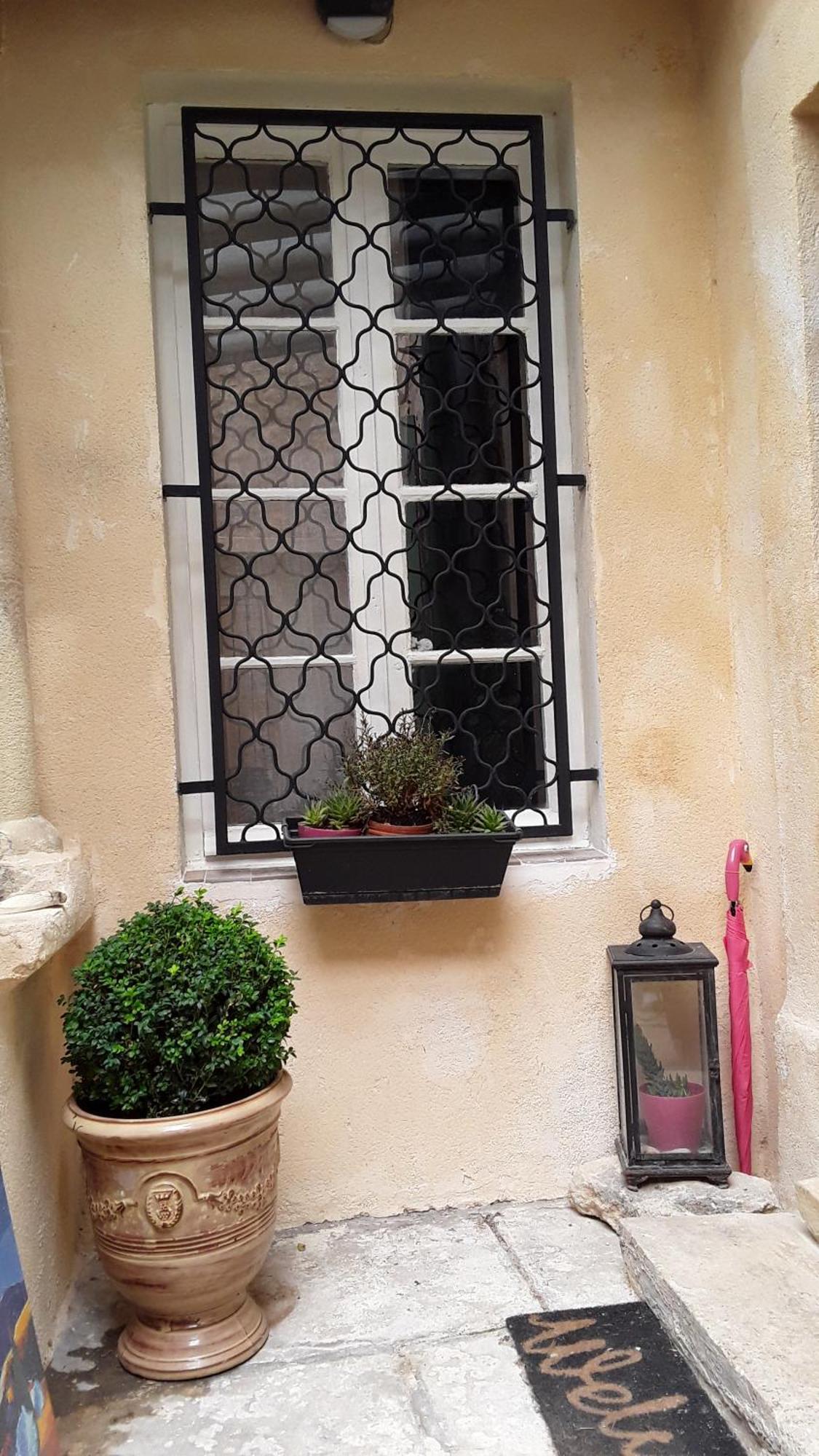 Le Clos Du Rouet Tarascon Exterior photo