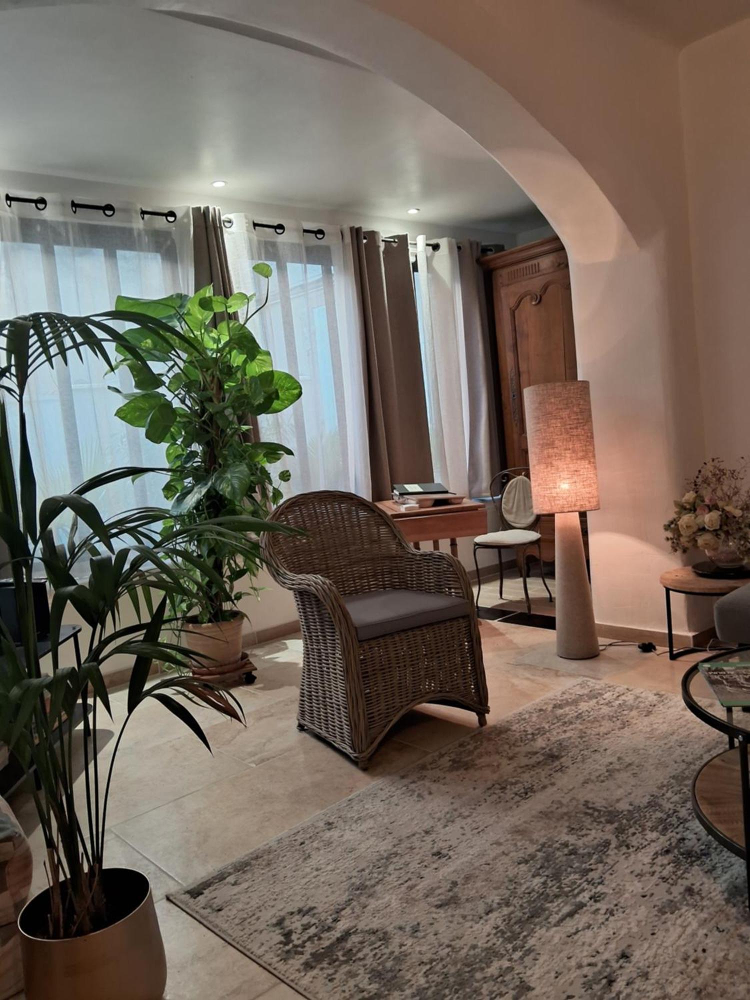 Le Clos Du Rouet Tarascon Exterior photo